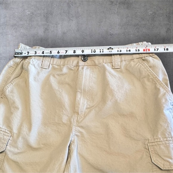 Redhead Cargo Shorts Khaki Size 34 Elastic Waist Camping Hiking Outdoor Pockets - Picture 3 of 7